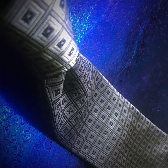 Burma Bibas neck tie - Picture 7 of 7